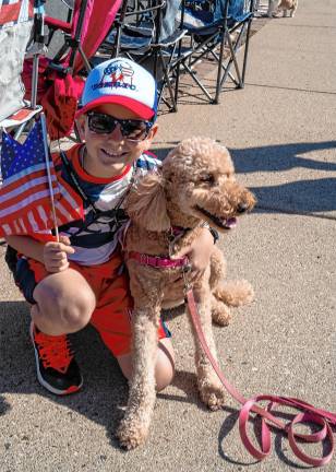 Photos: Memorial Day Parade JT Chestnet with Gucci.