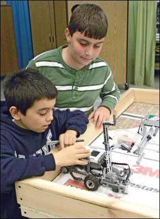 Sparta students take on robotics Sparta students take on robotics