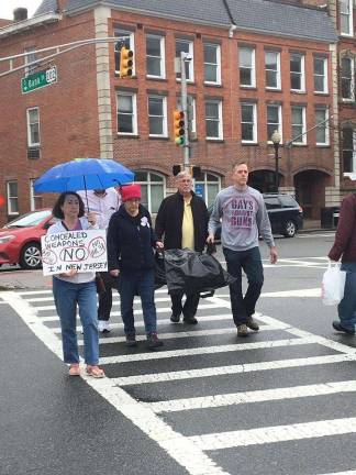 Brady Campaign protests concealed-carry proposal Members of the Sussex County Chapter of the Brady Campaign carry a "body bag" to Rep. Rodney Frelinghuysen's office in Morristown Photos courtesy of the Sussex County Chapter of the Brady Campaign