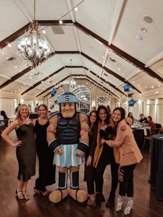 High school besties Nadia Hopper, Jenna Dowd, Alexis Mongiello, Kailee Gori, and Morgan Litchfield-Braun with Sparty.