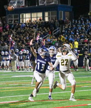 Sparta Varsity Football wins seventh game in a row