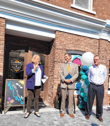 Center for Entrepreneurship opens <b>From left are Susan Ludwig, Mark Valli and Mike Kerwin.</b>