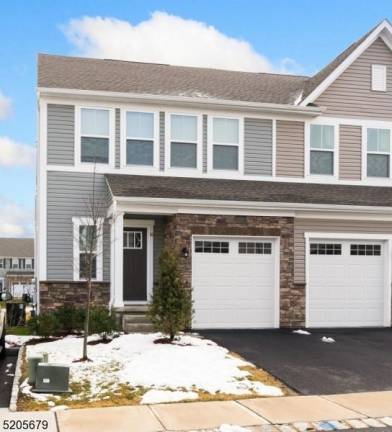 Breath-taking Stone Gate townhouse in Sparta Breath-taking Stone Gate townhouse in Sparta