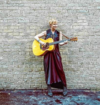 Sounds of yesteryear: Ragtime, blues harp <b>Grammy winner Shawn Colvin performs Sunday night at the Newton Theatre. (Photo courtesy of Shawn Colvin)</b>