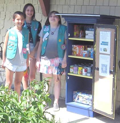 Vernon Free Pantry is stocked at its site at the Tracks Deli.(Photo by Janet Redyke)