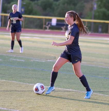 Vernon's Jordan Lewicki controls the ball in the first half