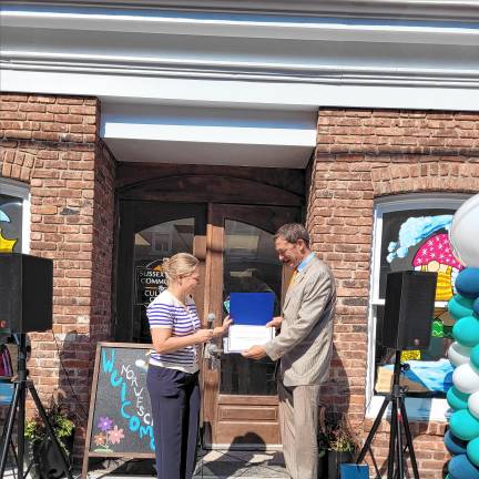 Center for Entrepreneurship opens <b>Madison Woollen of Rep. Josh Gottheimer’s office with Mark Valli.</b>
