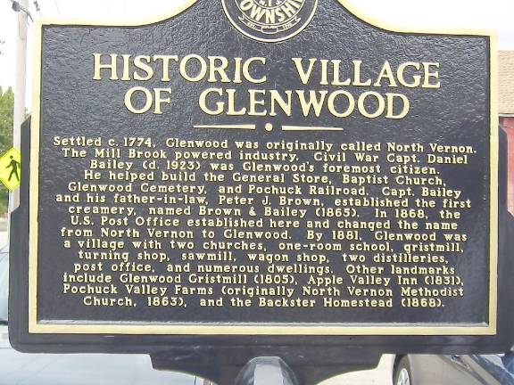 The sign borders the Glenwood Post office and Pochuck Valley Farm.(Photo by Janet Redyke)