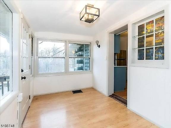 Crane-style house has what you’ve been looking for Crane-style house has what you’ve been looking for