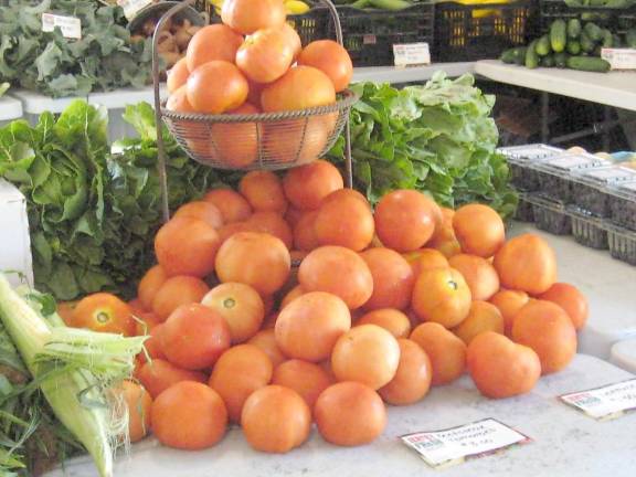 Nine local farms sell their wares at fairground farmers market Get luscious Jersey tomatoes at the market (Photo by Janet Redyke)