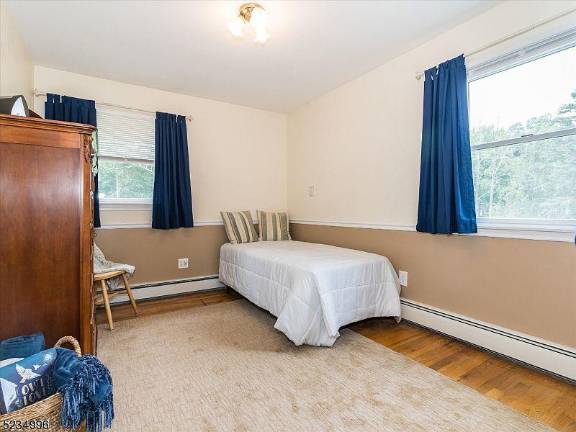 Fantastic bi-level in desirable Cardinal Hill Fantastic bi-level in desirable Cardinal Hill