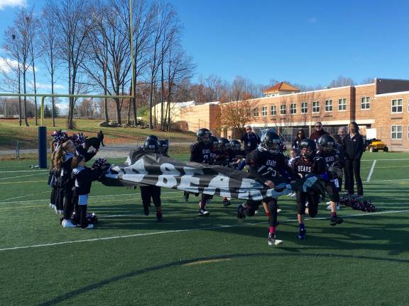Big wins for Sparta Bears Sparta Bears 5th grade Level D team rushes the field at the start of their playoff game against Richmond Boro.