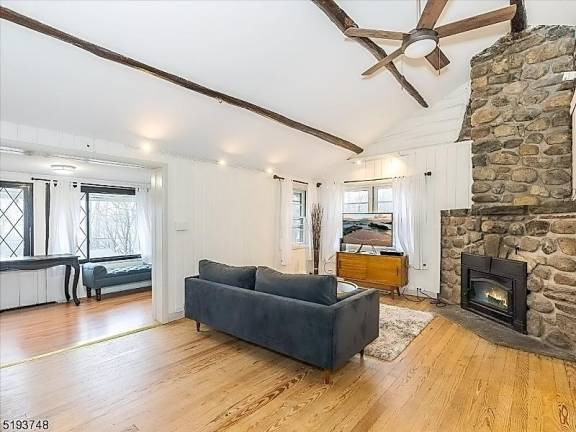 Crane-style house has what you’ve been looking for Crane-style house has what you’ve been looking for