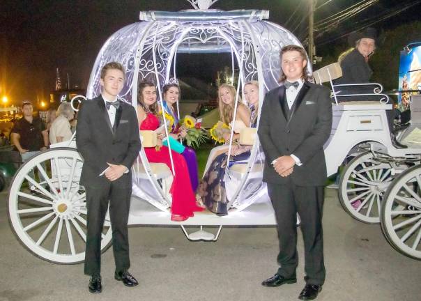 The Royal Court of the 2021 Queen of the Fair Pageant (Photo by Sammi Finch)