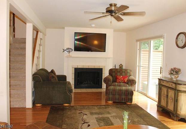 Easy living in great location Easy living in great location