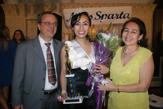 Leotsakos crowned Miss Sparta 2012 Miss Sparta 2012 Stephanie Leotsakos and her parents George and Angela Leotsakos.