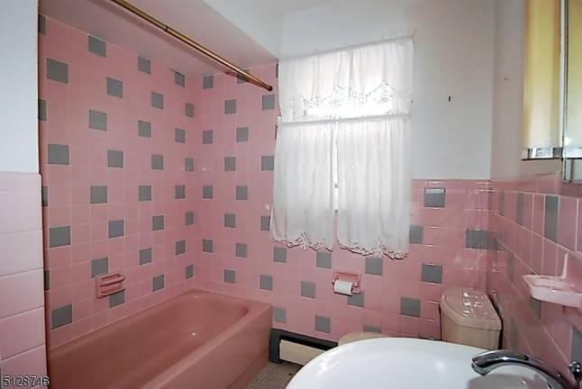 Big three-bedroom adjacent to watershed property offers privacy Big three-bedroom adjacent to watershed property offers privacy