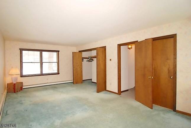 Big three-bedroom adjacent to watershed property offers privacy Big three-bedroom adjacent to watershed property offers privacy