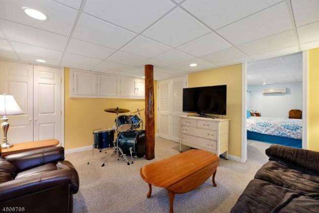 Renovated Crane house with modern amenities Renovated Crane house with modern amenities