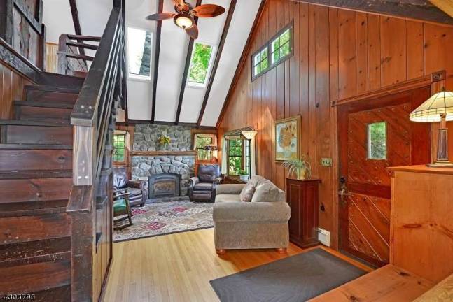 Renovated Crane house with modern amenities Renovated Crane house with modern amenities