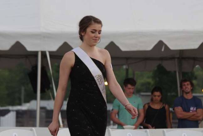 Miss Frankford named Queen of the Fair Miss Frankford named Queen of the Fair