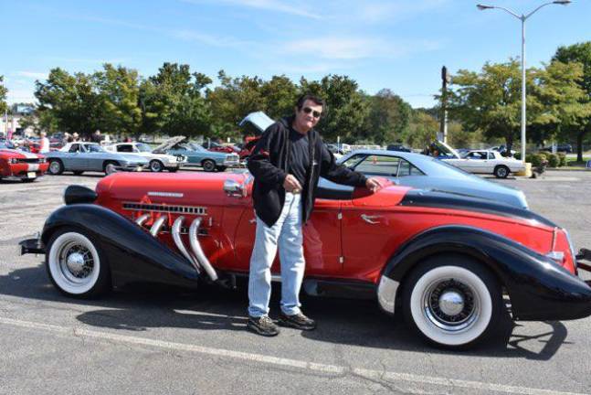 Newton. Final Rod Father Gang Car Cruise draws hundreds Newton. Final Rod Father Gang Car Cruise draws hundreds
