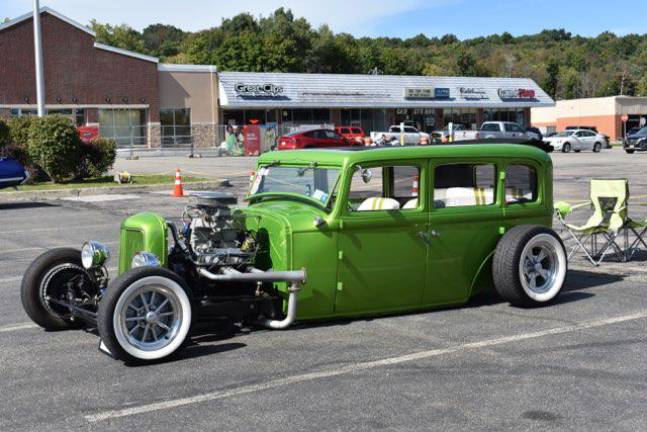 Newton. Final Rod Father Gang Car Cruise draws hundreds Newton. Final Rod Father Gang Car Cruise draws hundreds