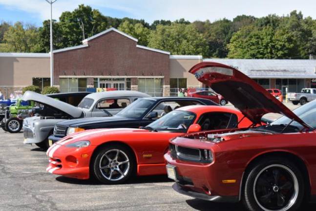 Newton. Final Rod Father Gang Car Cruise draws hundreds Newton. Final Rod Father Gang Car Cruise draws hundreds