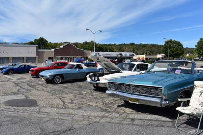 Newton. Final Rod Father Gang Car Cruise draws hundreds Newton. Final Rod Father Gang Car Cruise draws hundreds