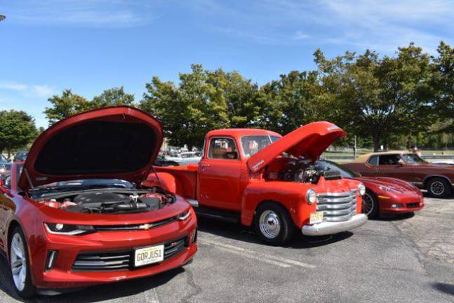 Newton. Final Rod Father Gang Car Cruise draws hundreds Newton. Final Rod Father Gang Car Cruise draws hundreds