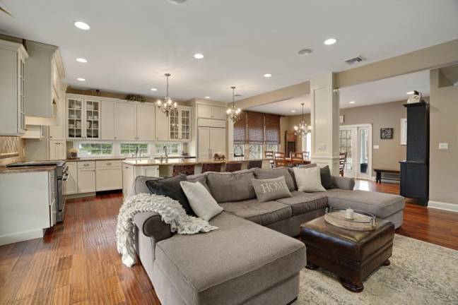 Gorgeous custom home with pool and tennis court Gorgeous custom home with pool and tennis court