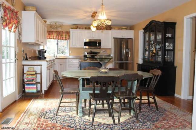 Four-bedroom Colonial in lovely setting Four-bedroom Colonial in lovely setting