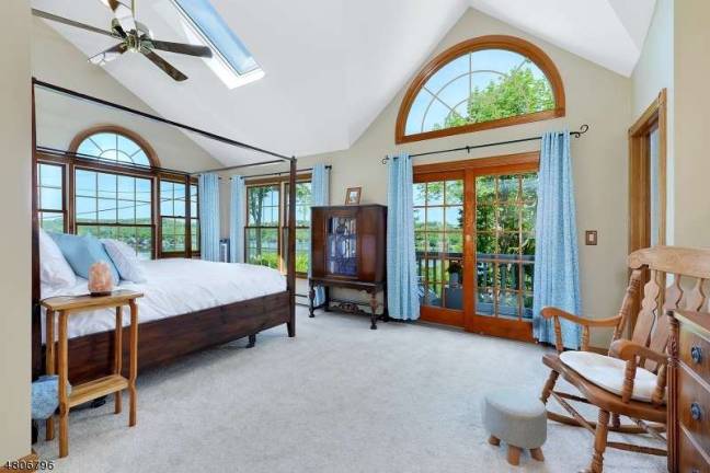 Renovated Crane house with modern amenities Renovated Crane house with modern amenities