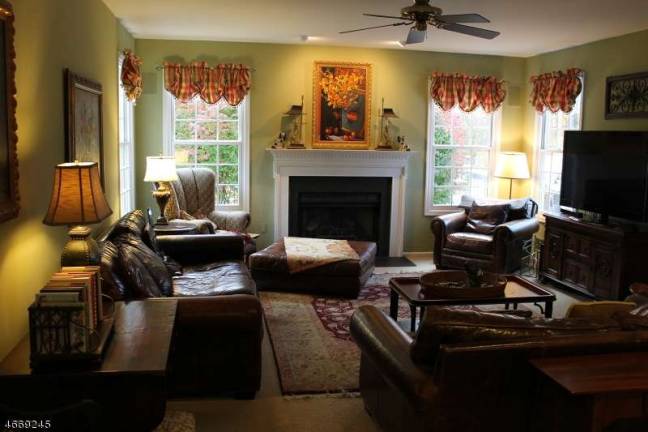 Four-bedroom Colonial in lovely setting Four-bedroom Colonial in lovely setting