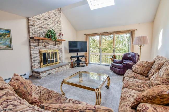 Beautiful in Sawmill Estates Beautiful in Sawmill Estates