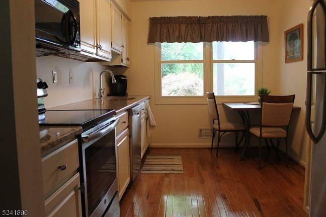 Easy living in great location Easy living in great location