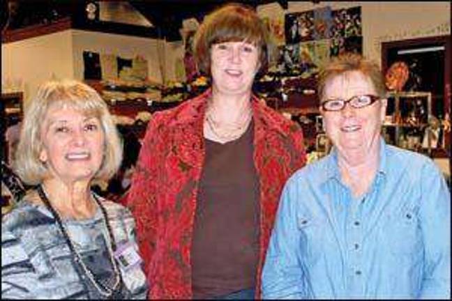 Tea anyone? Busy garden club tastes some tea, celebrates gardens and prepares for Thanksgiving Tea anyone? Busy garden club tastes some tea, celebrates gardens and prepares for Thanksgiving