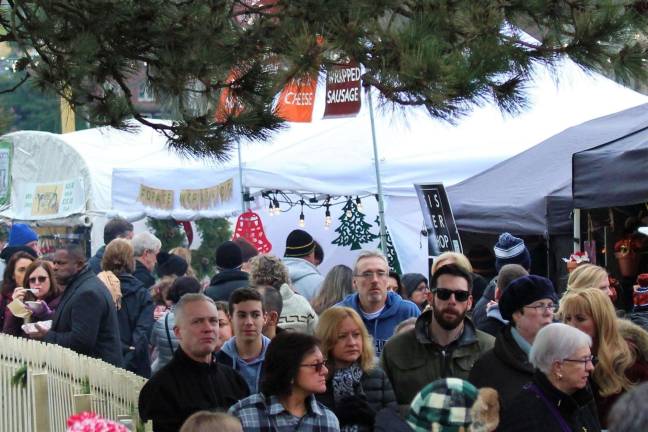 Lake Mohawk German Christmas Market 2018 Crowds at the Lake Mohawk German Chritsmas Market. Some lines, but worth the wait.