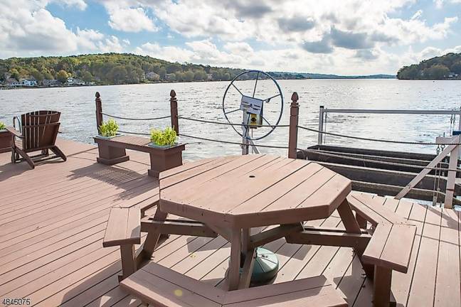 Lake Hopatcong home is set on 100 feet of shoreline