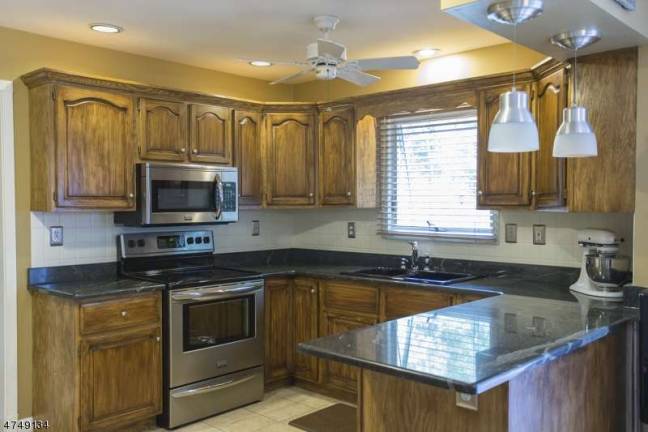 Picturesque Colonial in impeccable condition Picturesque Colonial in impeccable condition