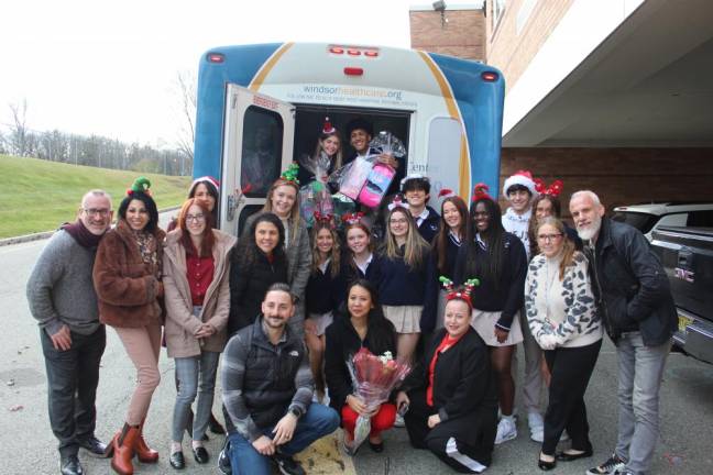 Bringing cheer to children Bringing cheer to children