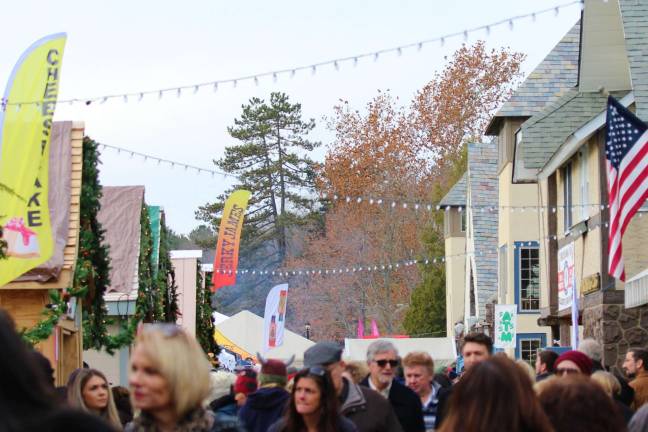 Lake Mohawk German Christmas Market 2018 Sunny weather, rainy weather, a big, festive crowd at the German Market, regardless.