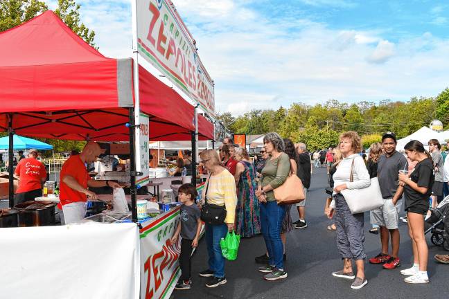 Photos: Viva Italia Waiting in line for Zeppole.