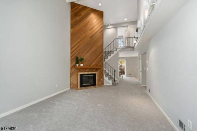 Make yourself at home in a gorgeous townhouse Make yourself at home in a gorgeous townhouse