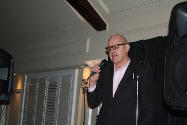 Laughter on the lakeside Comedian Peter Sasso, author of over 1,000 published jokes, delivers some of his deadpan one-liners at Lake Mohawk Country Club.