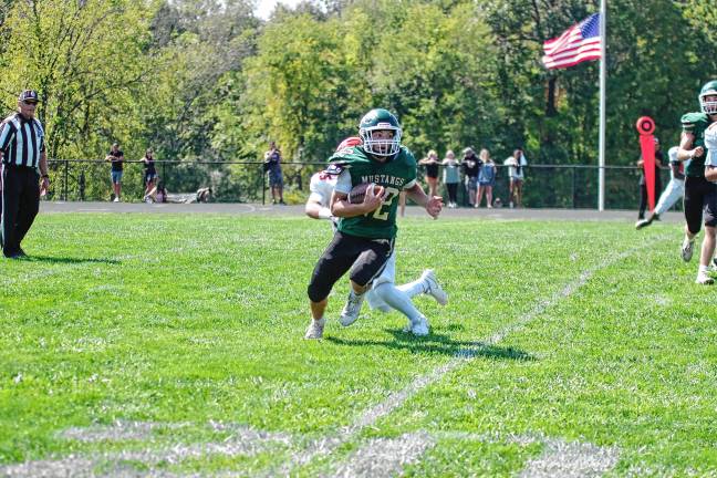 High Point tops Kittatinny, 14-7 <b>ST2 Sussex County Tech ball carrier Bret Kellenberger avoids a Hackettstown defender.</b>