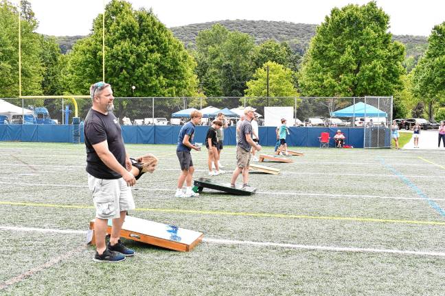 Photos: Cornhole Tournament Photos: Cornhole Tournament