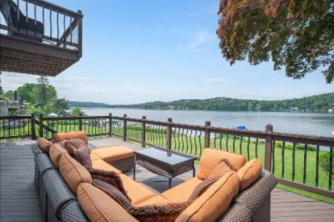 Spectacular home on Lake Mohawk Spectacular home on Lake Mohawk