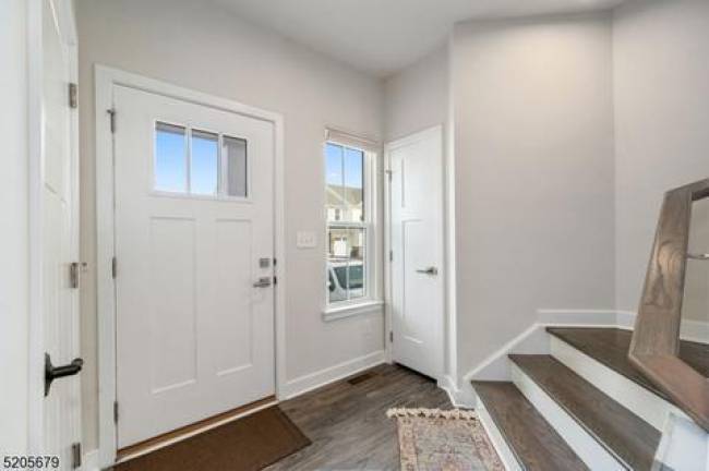 Breath-taking Stone Gate townhouse in Sparta Breath-taking Stone Gate townhouse in Sparta