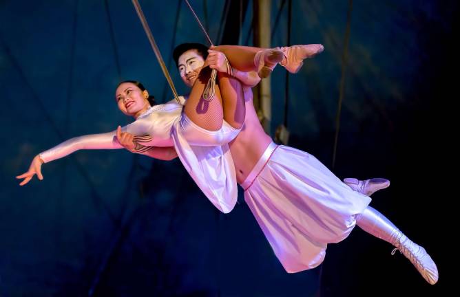 Circus coming to Jefferson Mongolian aerialists, Mendbayar Chuluunbaatar and Chandmanizaya Tserendorj, perform at Kelly Miller Circus. Photo by Rick Purdue